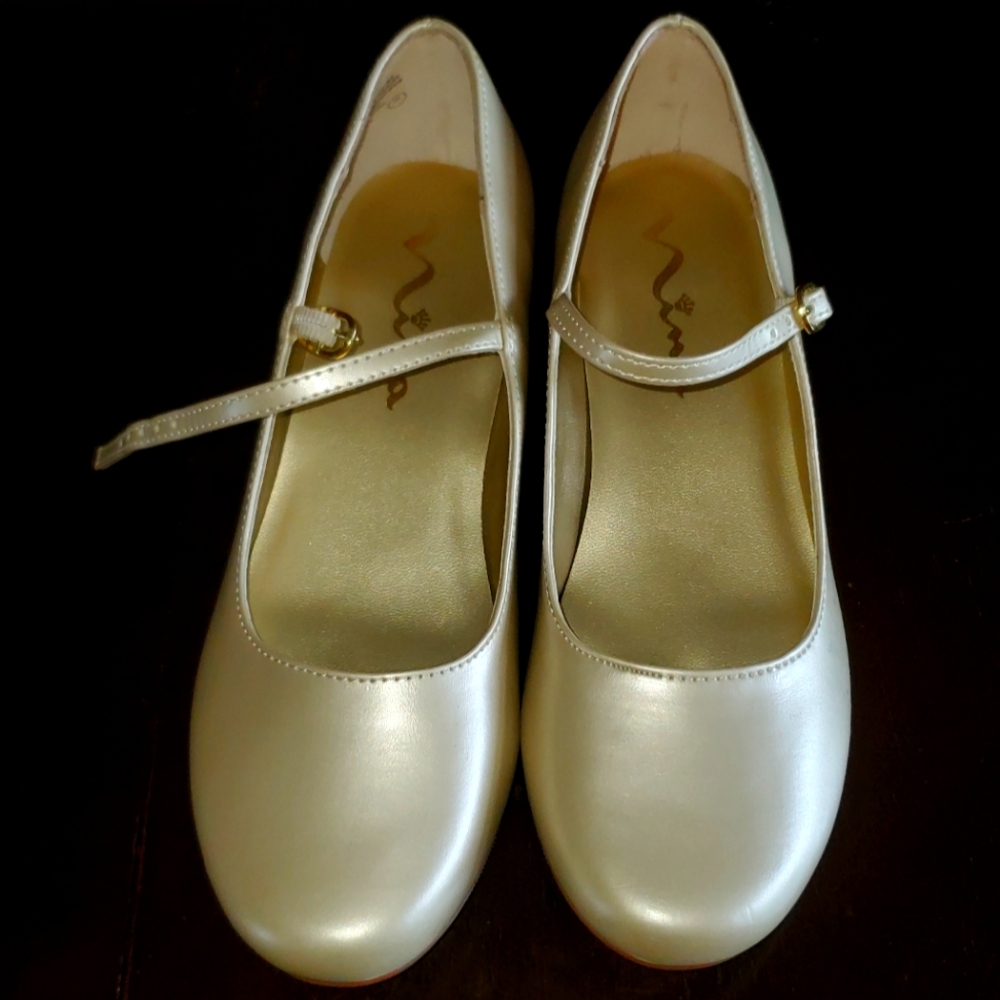 Girl dress shoes